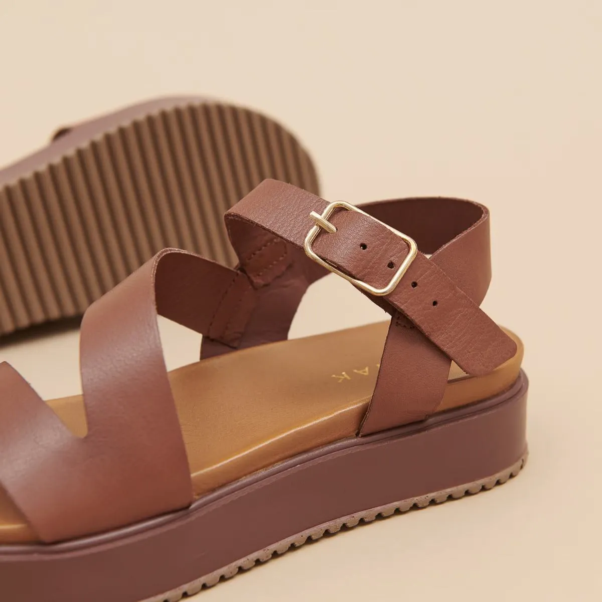 563- Isaure Cuir Marron