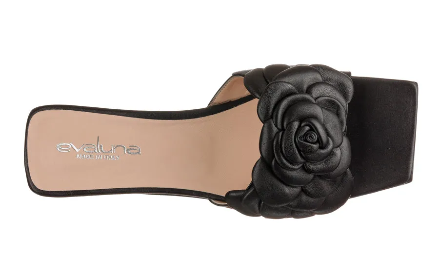 Eva Bloom Black