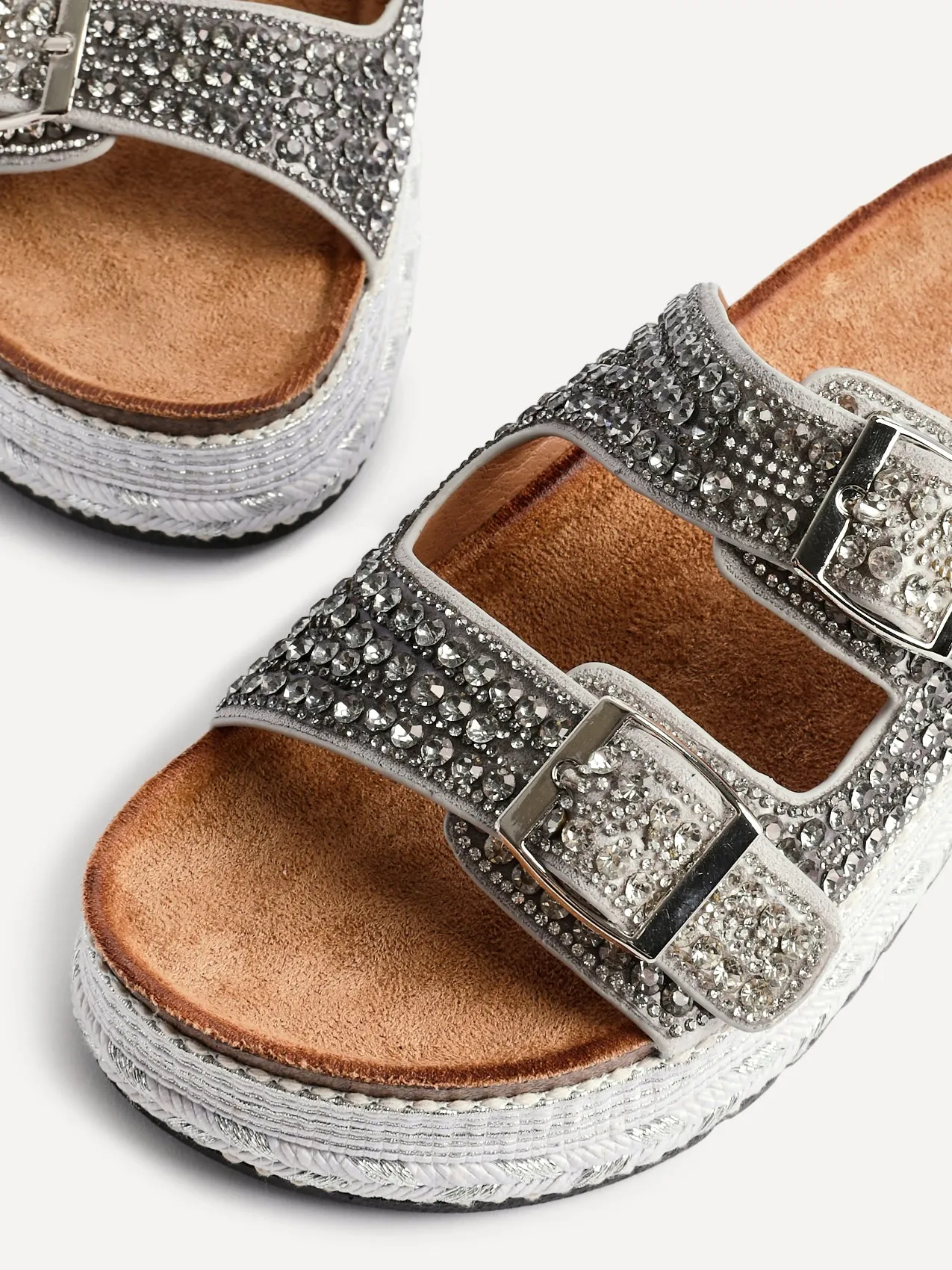 GLITZY