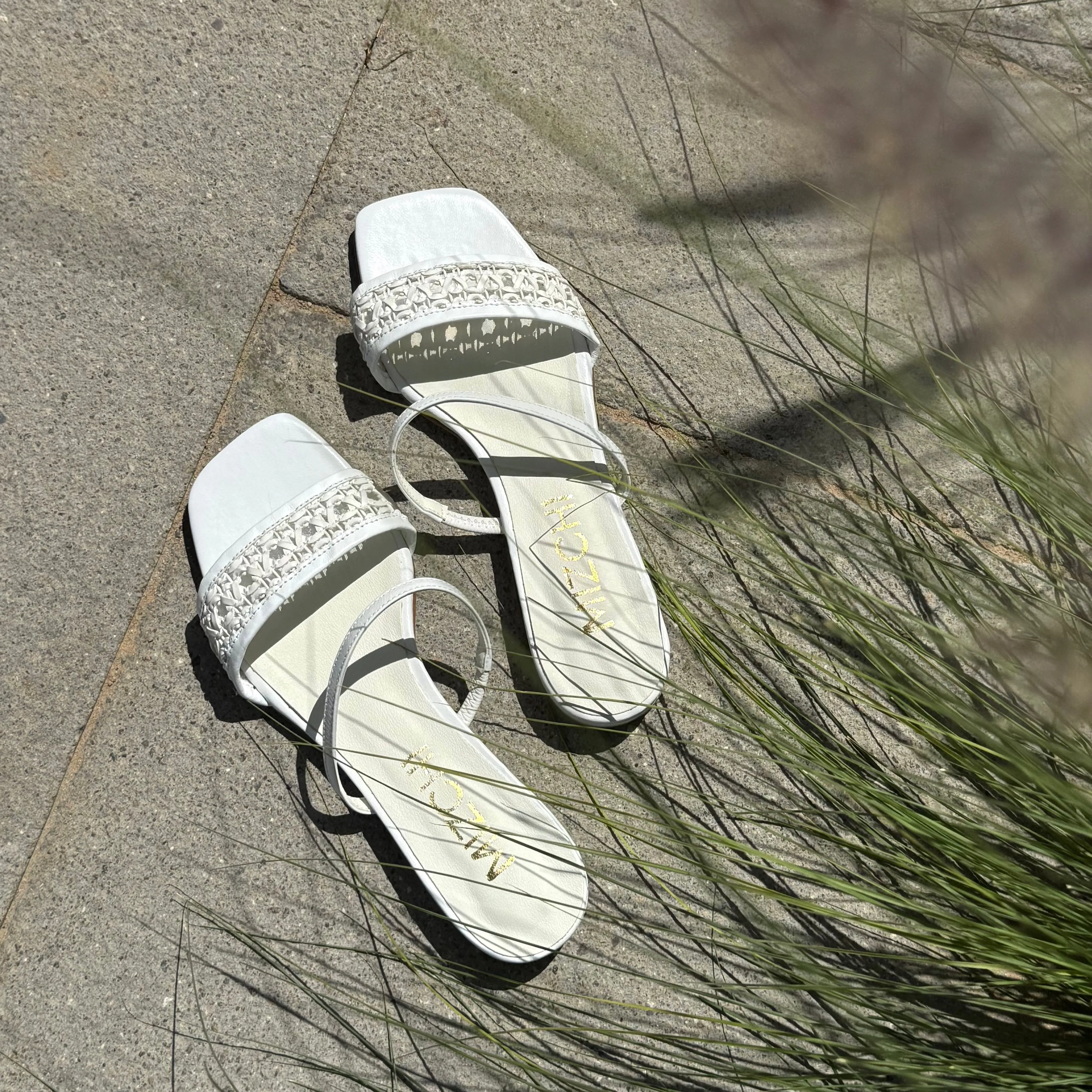 *UK size 2 - SELLY SUMMER - white, 1.5cm heels