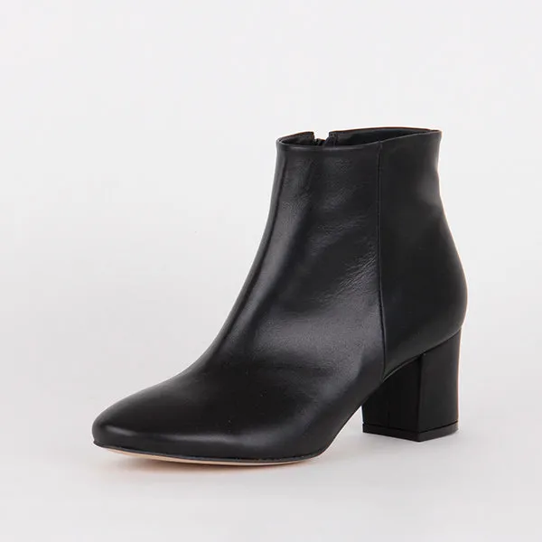 ZEE - black leather